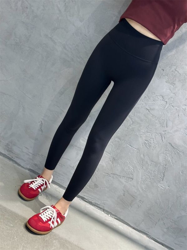 Wuxin 7215 Lycra Cropped Visoki struk Joga leggings s podizanjem stražnjice – Najlon 80–90% / Spandeks <30%, Tanke, Jednobojne