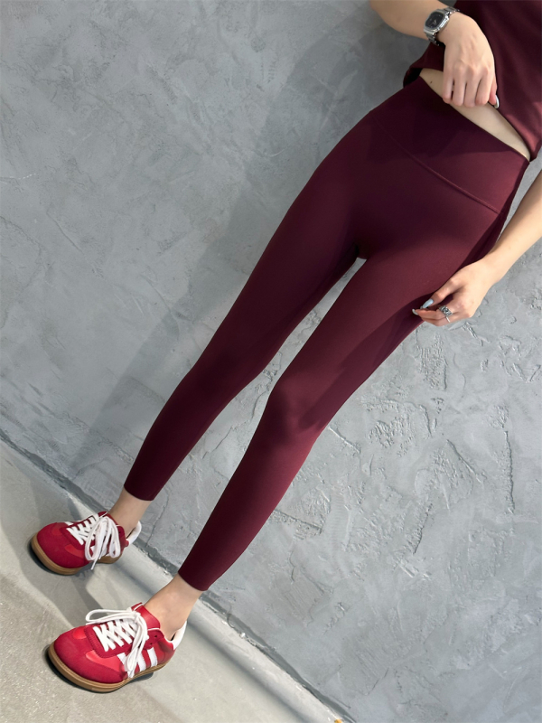 Wuxin 7215 Lycra Cropped Visoki struk Joga leggings s podizanjem stražnjice – Najlon 80–90% / Spandeks <30%, Tanke, Jednobojne