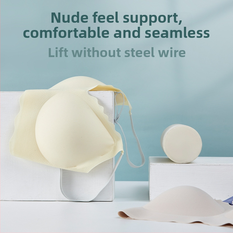 Podprsenka s plnou miskou, tenké tvarované výplne z peny, ľadový hodváb látka, pevné ramienka, vestový štýl