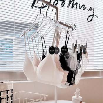 Nėrinių liemenėlė su trikampėmis kaušeliais ir giliu V iškirpimu, belaidė, kvėpuojanti ir patogi