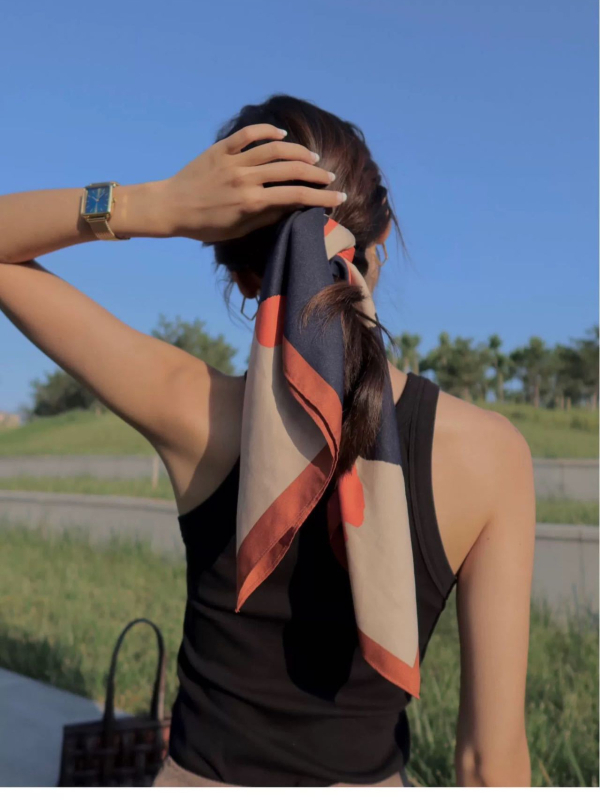 Ženski tank top Racerback – uski kroj, pamuk 95%+, dvostruka ramena, ljeto 2025