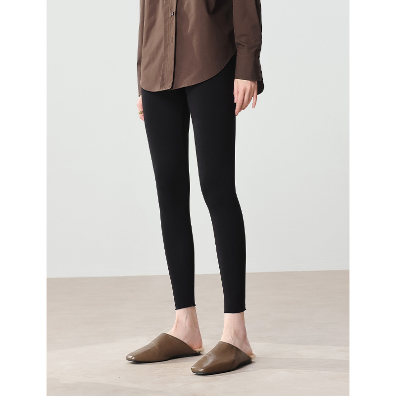 All-in-One leggings Mulberry Silk meleg fleece bélésével, magas rugalmasság, nem korlátozó fazon, hossz 9/10, szoros illeszkedésű jóga nadrág