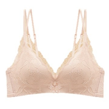 Trikampio puodelio liemenėlė su 3/4 kupolais, tvirtas formuojantis puodelis, nėriniai, nuimamos dvigubos petnešos, nugaros užsegimas su trim eilėmis sagtelių