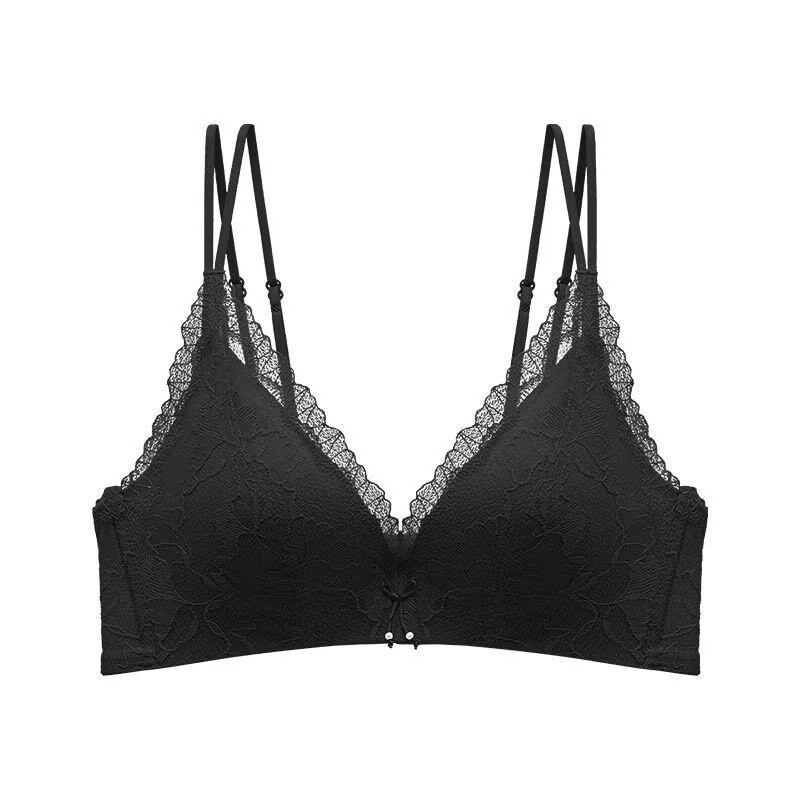 Trikampio puodelio liemenėlė su 3/4 kupolais, tvirtas formuojantis puodelis, nėriniai, nuimamos dvigubos petnešos, nugaros užsegimas su trim eilėmis sagtelių