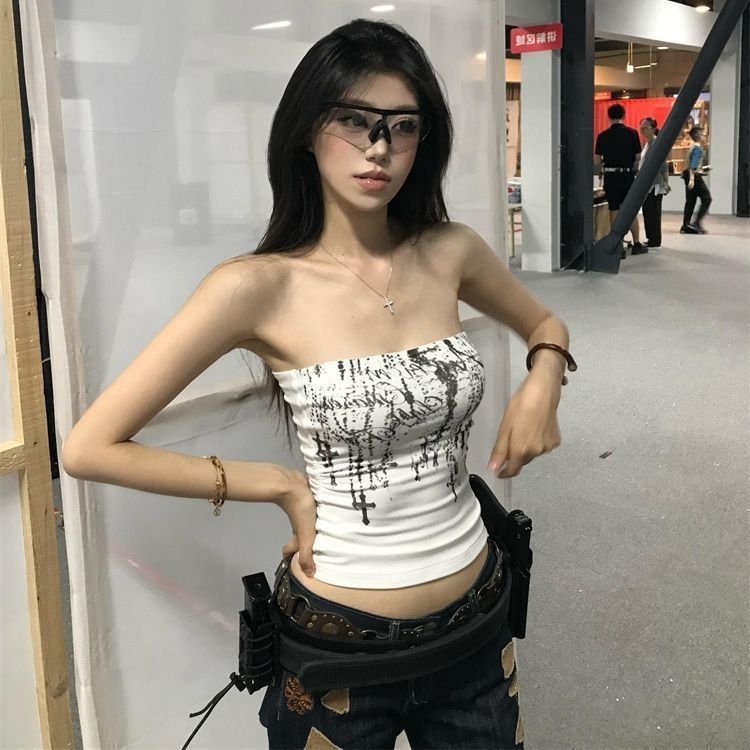 Τοπ χωρίς τιράντες με εκτύπωση – στενή εφαρμογή, πολυεστέρας 50–70%