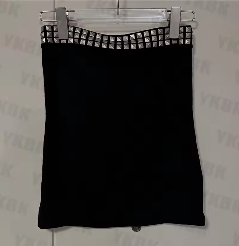 Tube-top bez naramenica s punk stilom, uski kroj, kratka duljina, poliester s kristalima