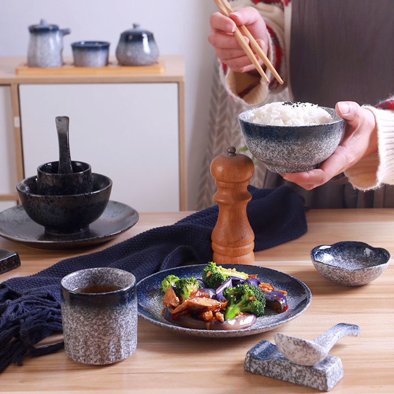Ιαπωνικού ρετρό στυλ κεραμικό σετ ειδών τραπεζιού για μαγείρεμα και σερβίρισμα, σετ τριών τεμαχίων (Υλικό: Άλλο; Στυλ: Μοντέρνα απλότητα; Κατάλληλο ως δώρο: Άλλο)