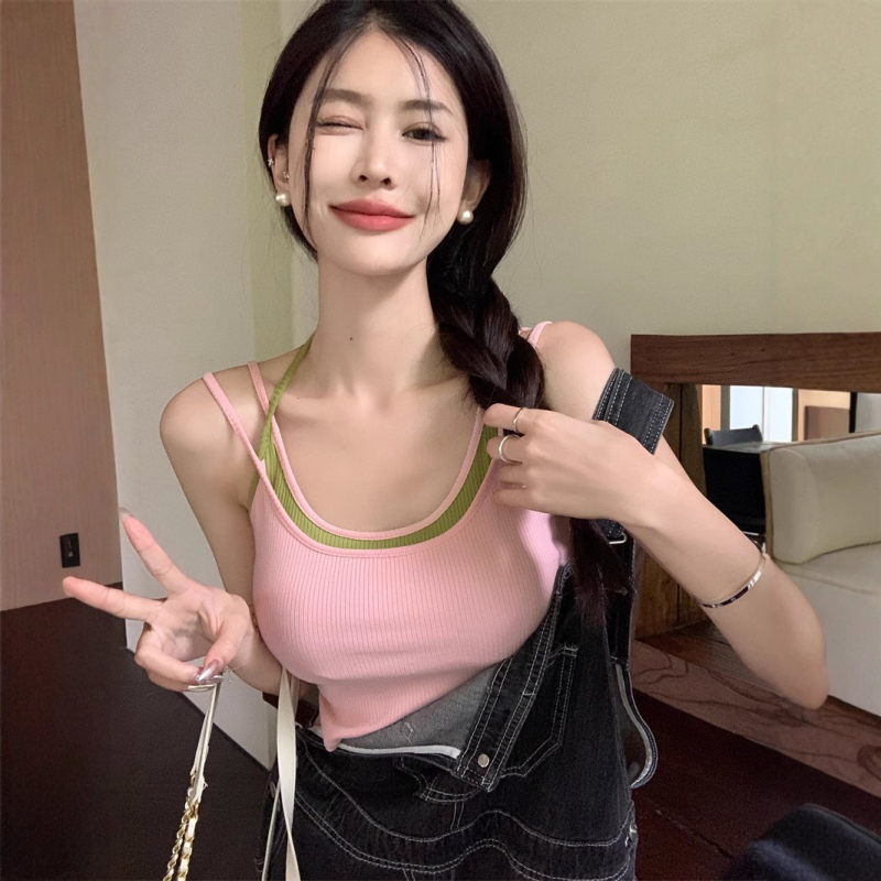 Ženski halter top, slim kroj, kratka dužina, modal materijal, proljeće 2025, sladak i pikantan stil