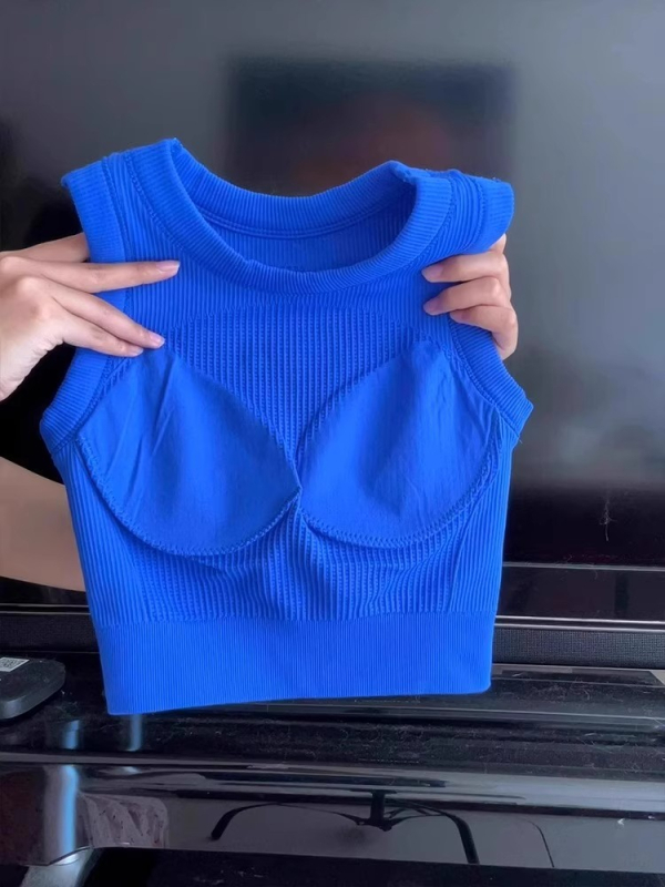 Ženski top s racerbackom i jastučićem za grudi — uski kroj, pulover-stil, bez rukava, poliester za jogu i sport