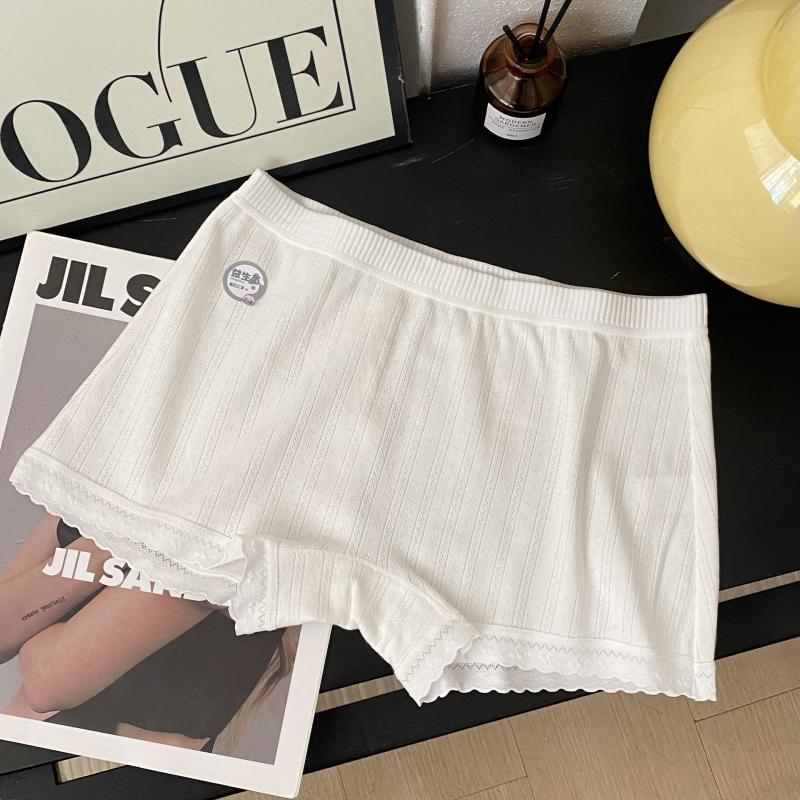 Ženske boxerice od pamuka, antibakterijske i prozračne; srednji struk; podstava prepona 100% pamuk.