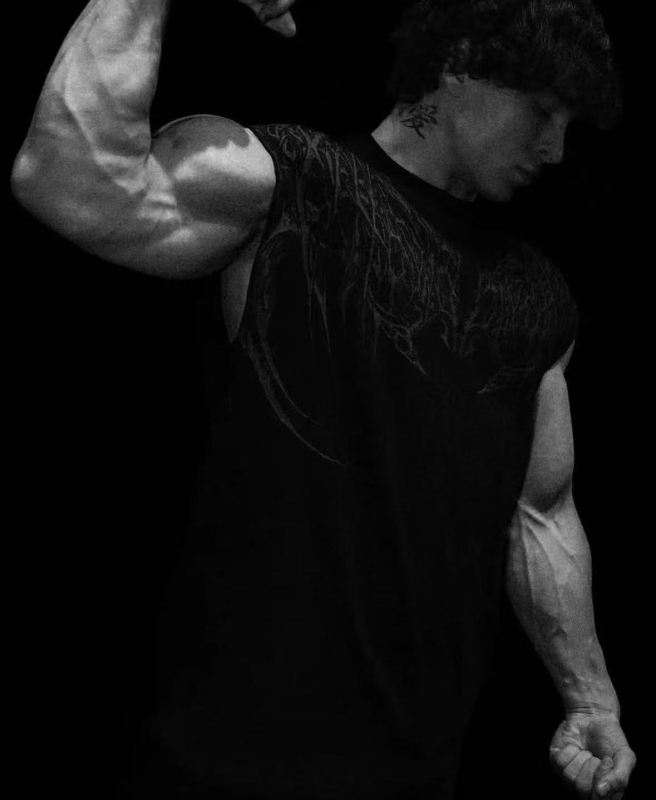 Vestă sport cu croială slim, din bumbac mercerizat în dungi, guler rotund, respirabilă și protecție UV