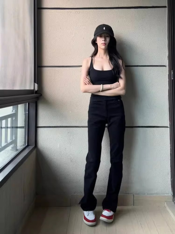 Ženski camisole top bez rukava, slim-fit, pull-over stil, mikroelastična tkanina, proljeće 2024