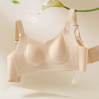 Безшевен комплект сутиени с пълна чашка, памук, 3/4 чашка с тънък горен ръб и по-дебел долен, фиксирани презрамки, задно закопчаване с четири реда куки и очи.