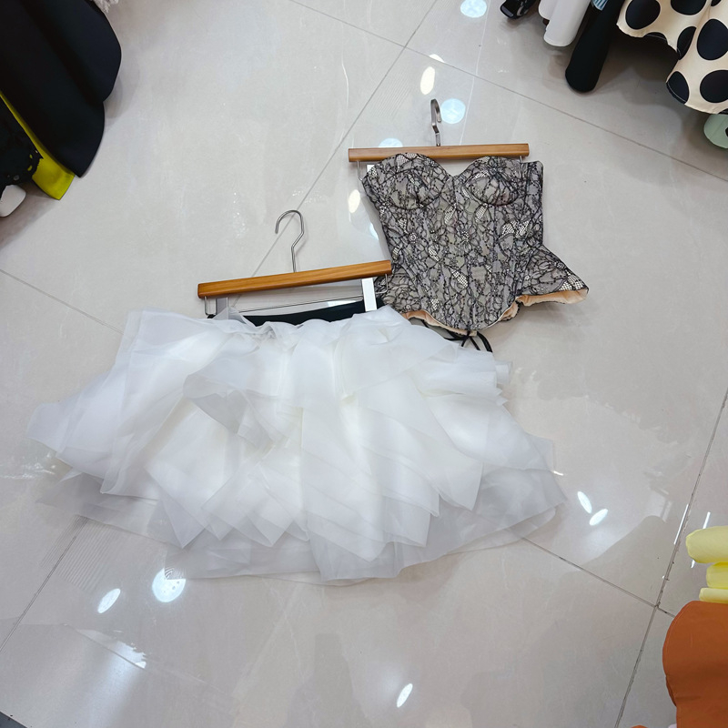 Τοπ χωρίς τιράντες από δαντέλα με σχέδιο ψαριού, εφαρμοστό, κοντό μήκος, πολυεστέρας, περιεκτικότητα 30–50% πολυεστέρα