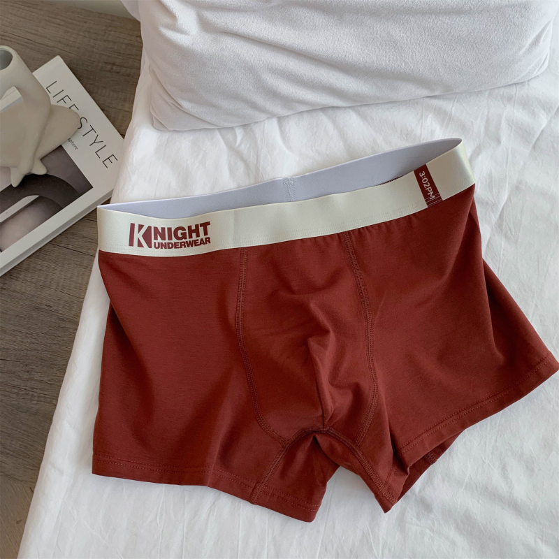 Férfi Type A pamut alsónemű, 95–100% pamut, kötött anyag, középmagas derék, légáteresztő és antibakteriális, szöveg mintázat