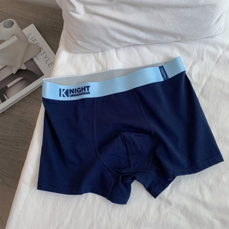 Férfi Type A pamut alsónemű, 95–100% pamut, kötött anyag, középmagas derék, légáteresztő és antibakteriális, szöveg mintázat