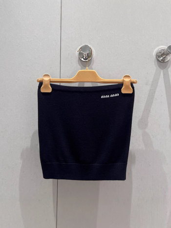 Ženski strapless tube top u Miu stilu s mikro etiketa s slovima, uski kroj, kratka duljina, vunena tkanina 80–90%