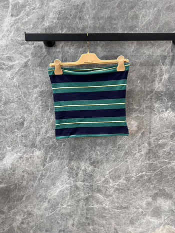 Τοπ σωλήνας χωρίς τιράντες με εφαρμογή γράμματος και ριγέ σχέδιο — Slim fit, μήκος 40–50 cm, βαμβάκι 95%+