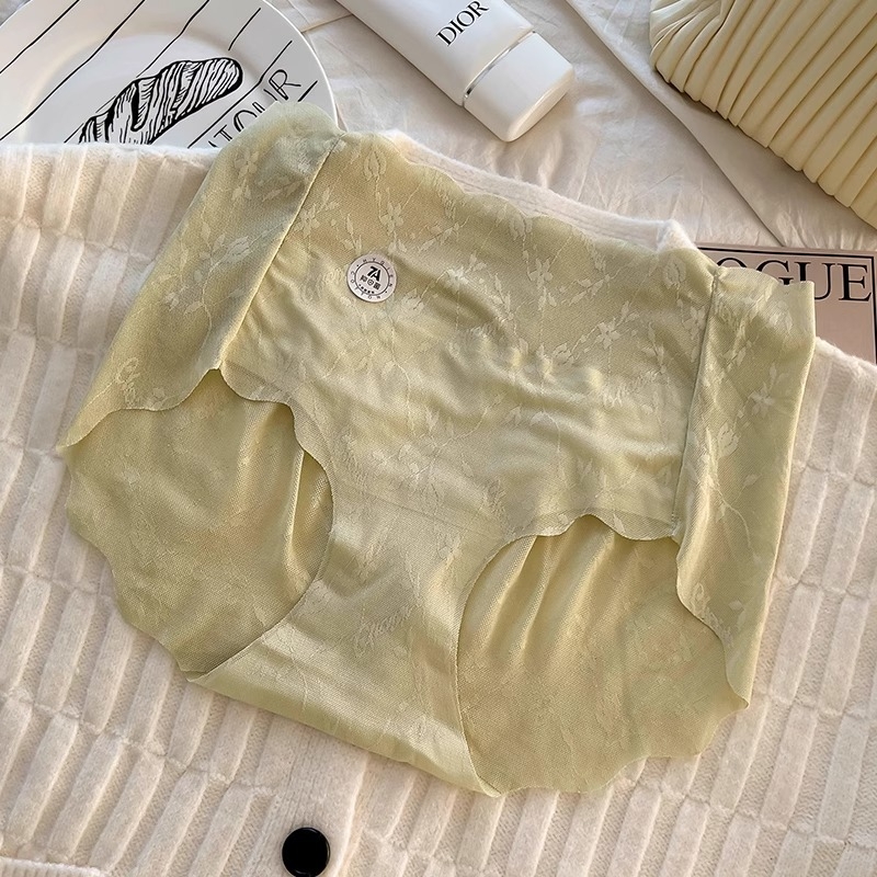 Magas derekú női csipkés alsó, fő anyag nylon 70–80%, pamut bélés a længő részén, légáteresztő, antibakteriális, has tónusú, fenékemelés
