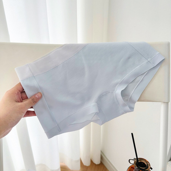 Ženske pamučne bokserice s antibakterijskim preponskim dijelom; glavni materijal 95–100% pamuk, podstava prepona 100% pamuk, boxer stil, srednji pojas