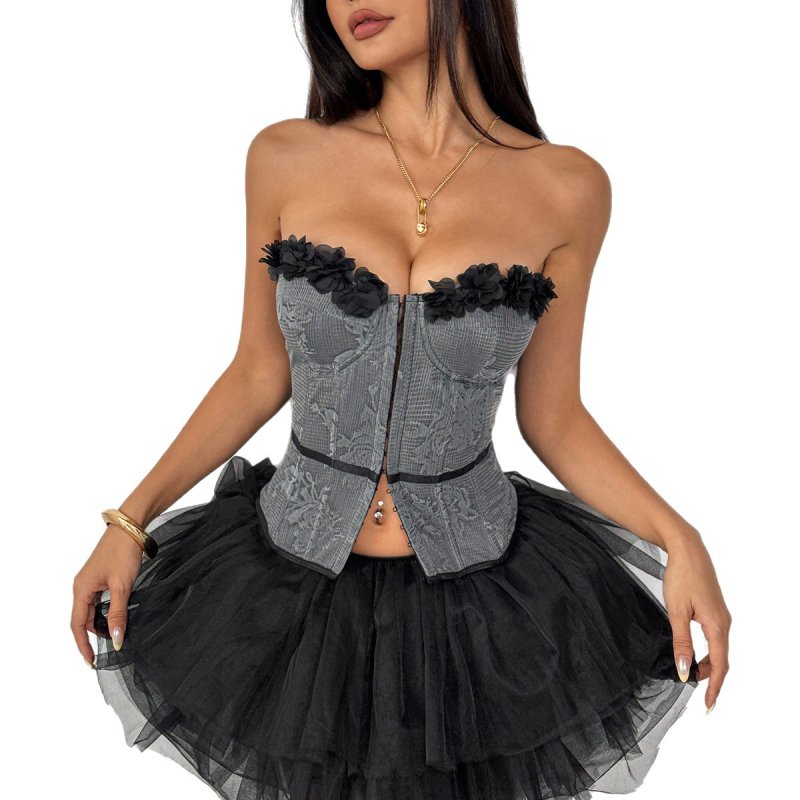 Γοτ θικός τοπ τύπου tube-top χωρίς ιμάντες με φλοράλ κέντημα και δαντέλα, εφαρμογή στενή, κοντό μήκος, πολυεστερικό ύφασμα ≥95% πολυεστέρα