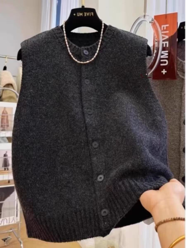 Ženski pleteni prsluk, okrugli ovratnik, jednobojni, akrilna vlakna, poliester 30–50%