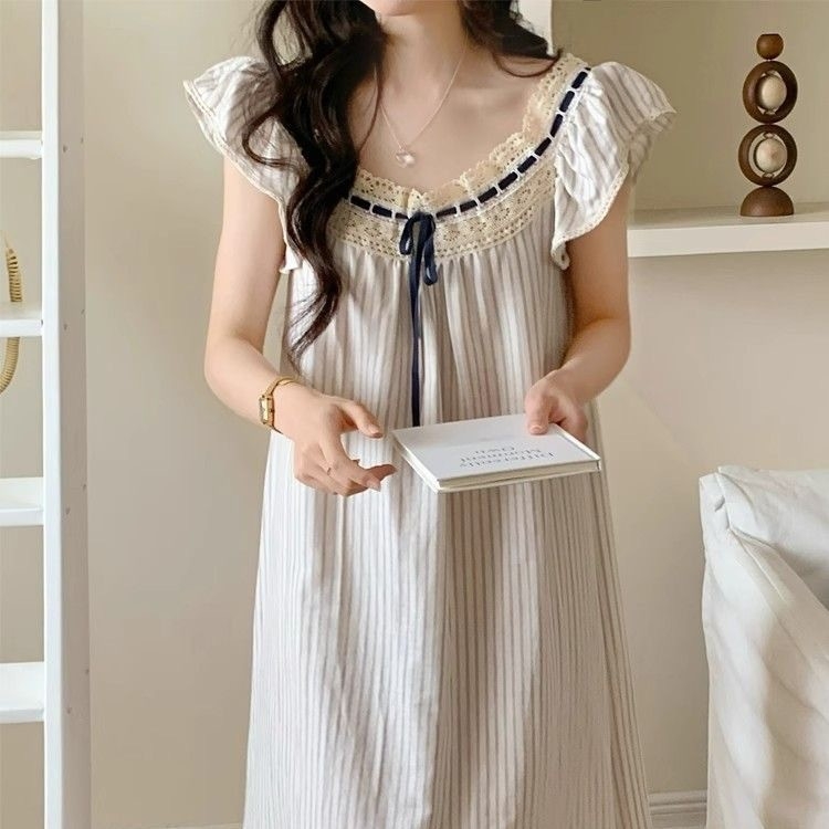 Imitált pamutból készült, ujjatlan, középmagasságú hosszúságú éjszakai ruha – kerek nyakú, egyrészes, vékony anyag, 90–95% poliészter, nyári viselet tiniknek