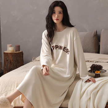 Derong velúr éjszakai ruha, viszkóz-keverék 50–70%, kerek nyakú, hosszú ujjú, hosszú fazon