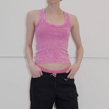 Istrošena pletena vest s U-izrezom i prorezima, pamuk, kratka duljina, gradski stil