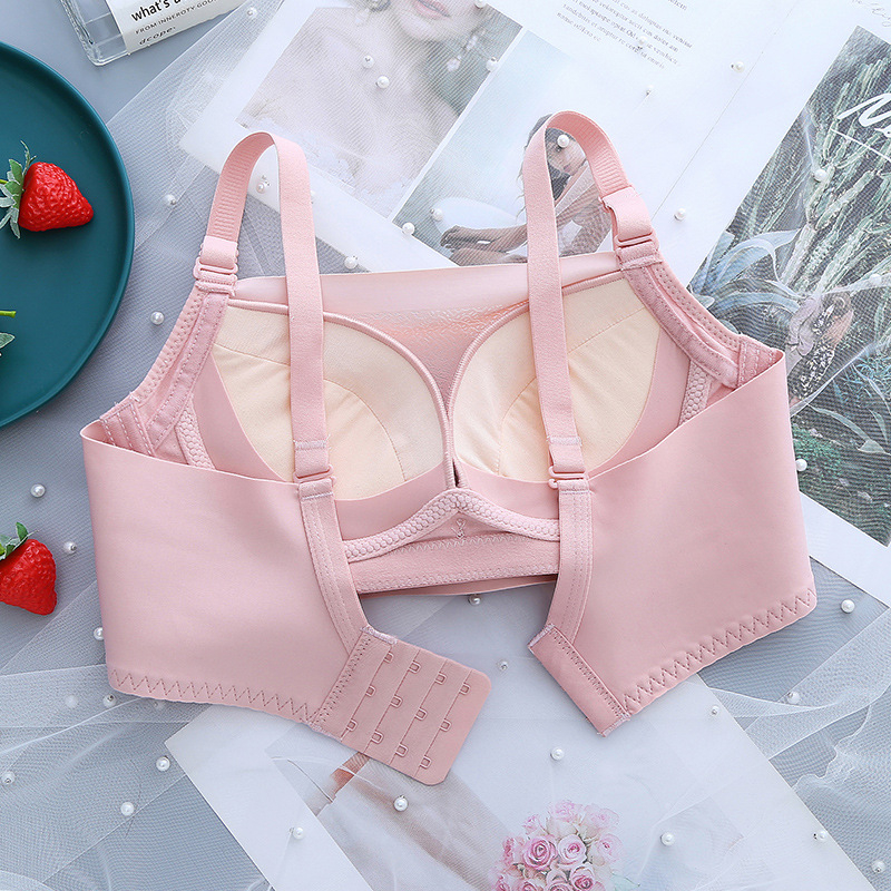 Tube top liemenėlė be vielos, nailono audinys, 3/4 kaušelis su plonu viršutiniu ir storesniu apatineje, nuimamos dvigubos peties, nugaros trijų eilių užsegimas