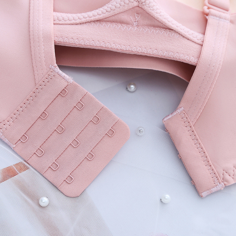 Tube top liemenėlė be vielos, nailono audinys, 3/4 kaušelis su plonu viršutiniu ir storesniu apatineje, nuimamos dvigubos peties, nugaros trijų eilių užsegimas