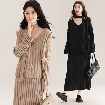 Майчин комплект: плетен топ с 3D цветя и рокля с презрамки до средна дължина за кърмене – есенно-зимен, памук 70–80%