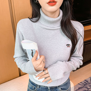 Imetav top sügisel-talvel kapuutsiga, kits lõige, pikkade varrukatega, imetamisavaga, pool kõrge kaelus, pikkus 50–65 cm