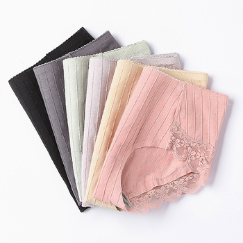 Ženske pamučne gaćice s srednje visokim strukom, prozračne, podizanje bokova, pleteni materijal; glavni materijal 95% pamuk, podstava 100% pamuk