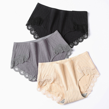 Ženske pamučne gaćice s srednje visokim strukom, prozračne, podizanje bokova, pleteni materijal; glavni materijal 95% pamuk, podstava 100% pamuk
