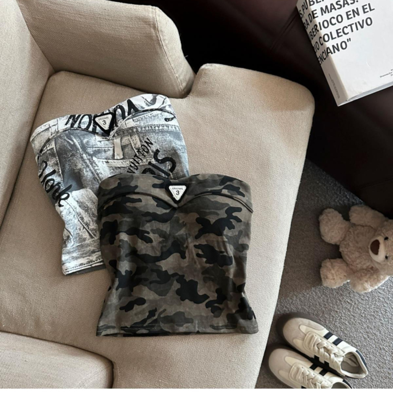 Bodycon top bez naramenica s tie-dye dizajnom i leopard uzorkom, odvojive naramenice, proljeće 2025