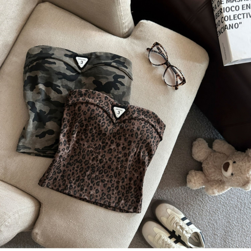 Bodycon top bez naramenica s tie-dye dizajnom i leopard uzorkom, odvojive naramenice, proljeće 2025