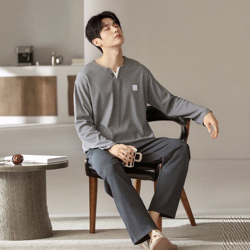 Ανδρικό σετ πιτζάμας από 100% βαμβάκι, μπλούζα με μακριά μανίκια και παντελόνια, στρογγυλός λαιμός, μεσαίου βάρους ύφασμα, πολυτελής οικιακή ενδυμασία