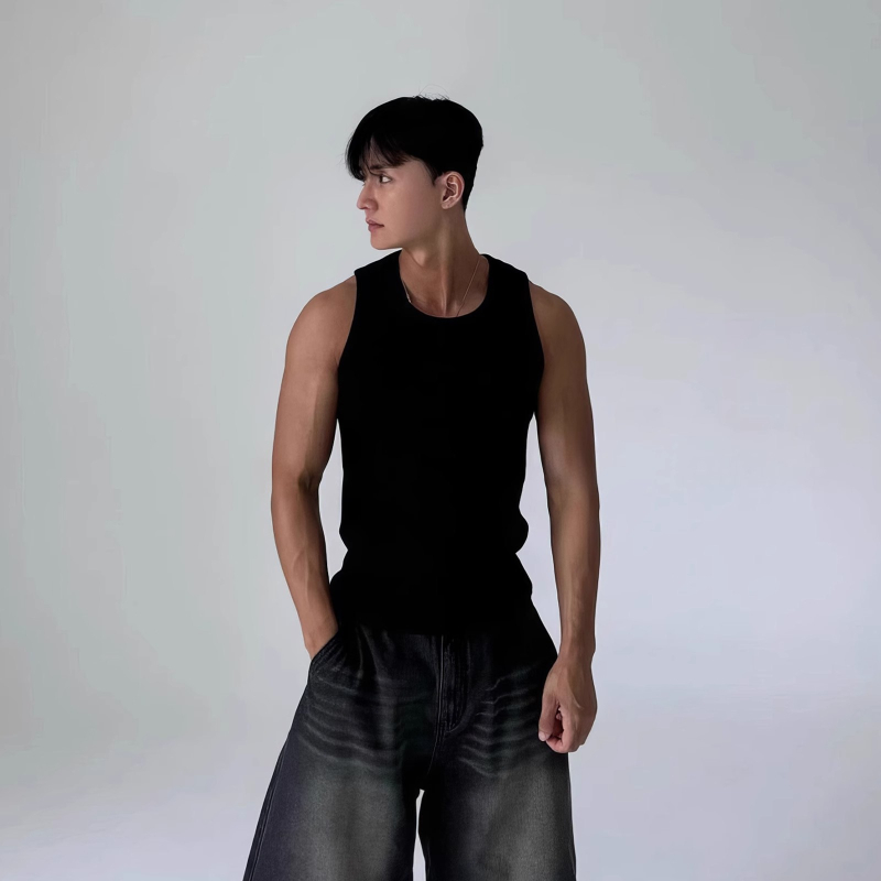 Sportska vest bez rukava, slobodan kroj, jednobojna, corduroy tkanina, ljeto