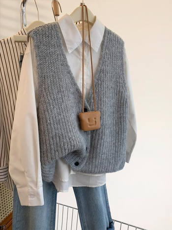 Ženski vest s V-izrezom, pleteni chenille materijal, proljeće 2025, stil Royal Sister