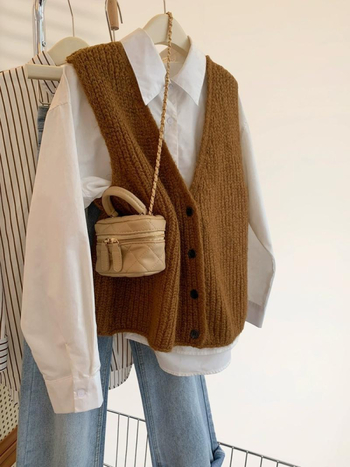 Ženski vest s V-izrezom, pleteni chenille materijal, proljeće 2025, stil Royal Sister