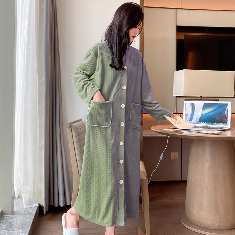 Flanel haljina za spavanje s kardigan-stilom, V-izrez, dugi rukavi, duga suknja; Materijal: flanel; Gustoća: debela (201–250 g/m²); Glavni materijal: 95–100% poliester
