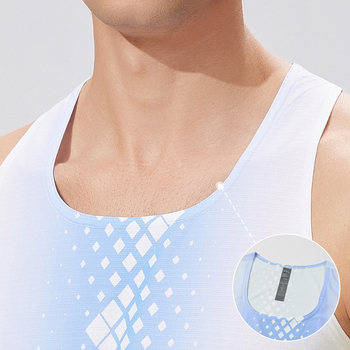 Vyrų be rankovių treniruočių liemenė su spauda — lengva, kvėpuojanti, greitai džiūstanti poliesteris 100%