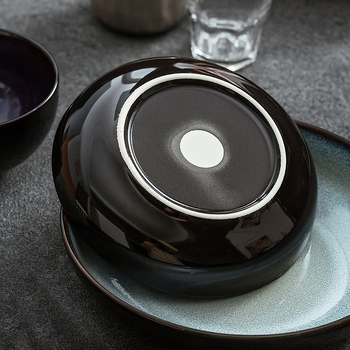 Porcelanska kružna zdjela s glazurom peći — moderni minimalistički stil
