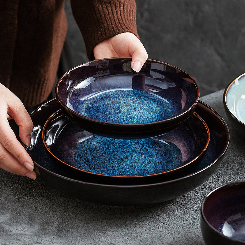 Porcelanska kružna zdjela s glazurom peći — moderni minimalistički stil