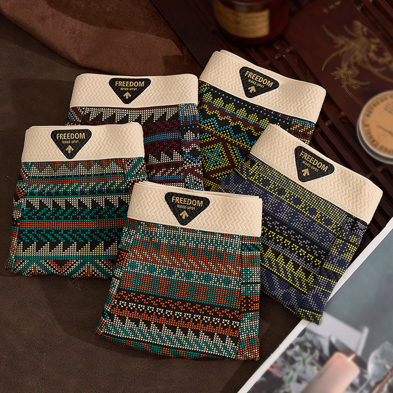 Muške bokserice od pamuka, pleteni, srednja visina struka, prozračne i udobne, uzorci: kamuflaža, raskopani cvjetovi, prijelaz boja