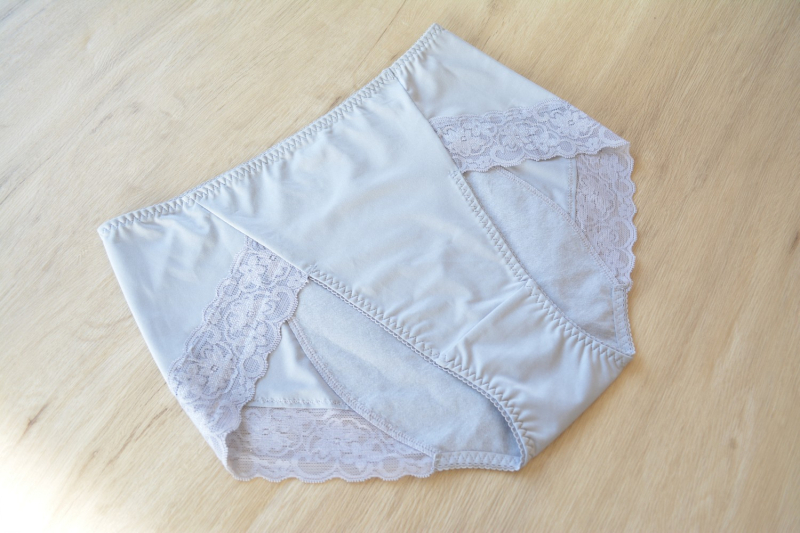 Ženske gaćice za menstruaciju s Milk Silk čipkom i pamukom, brzo sušenje, srednji pojas
