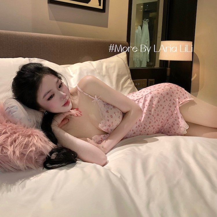 Jednodjelna noćna haljina s trakama, seksi stil, V-izrez, bez rukava, modal-poliester materijal.