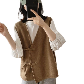 Gilet s polo ovratnikom, chenille tkanina, elastan ispod 30%, jednoredno kopčanje na jednoj liniji, proljeće 2025