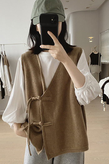 Gilet s polo ovratnikom, chenille tkanina, elastan ispod 30%, jednoredno kopčanje na jednoj liniji, proljeće 2025